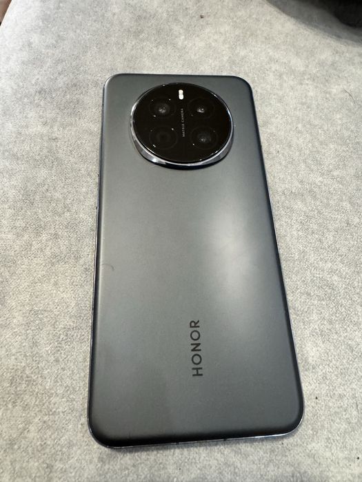 Honor  magic 7 black 12/256g