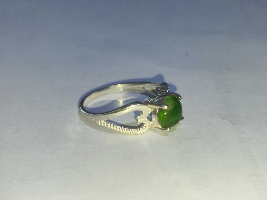Серебряное кольцо с камнем ХРОМДИОПСИД