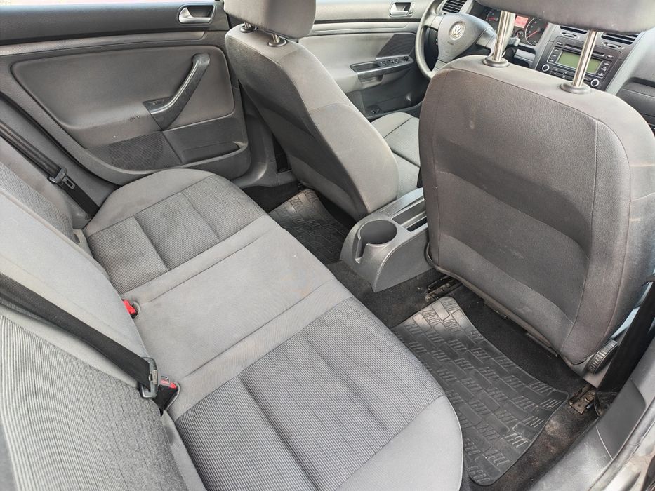 VW Golf - 1.4 mpi
