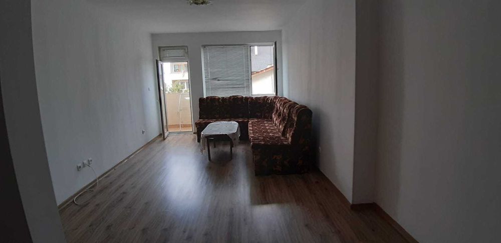 Дава се под наем Двустаен апартамент в Търговище, Център - 78 кв.м за 255 € - Снимка #1