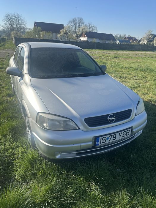 Inchiriez masina Opel Astra 1.4 benzina