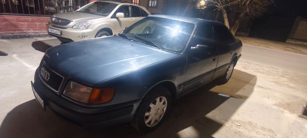 Машина ауди 100 сатылад