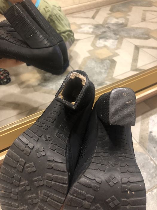 Женская обувь черная