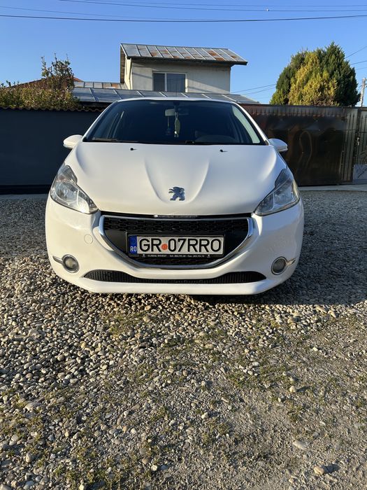 Vand sau schimb peugeot 208
