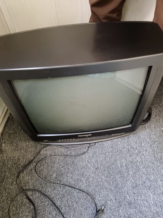 Телевизор б/у, недорого, самовывоз