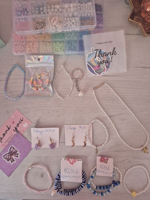 Гривни,гердани,висулки за телефон,обеци