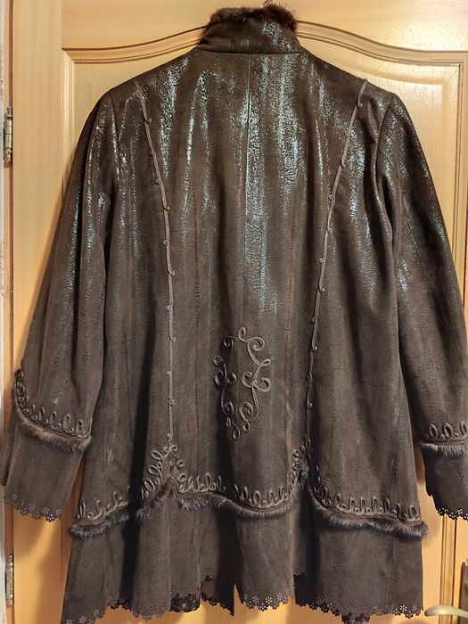 Scurta eleganta din piele