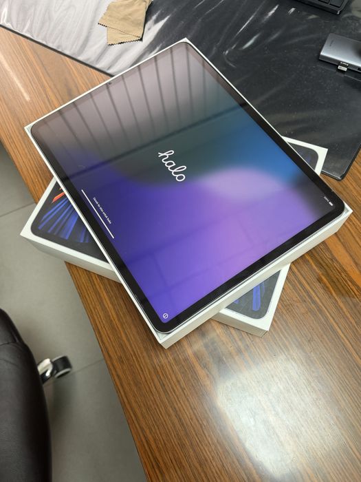 iPad Pro 12.9 256GB Wi-Fi + Magic Keyboard + Apple Pencil