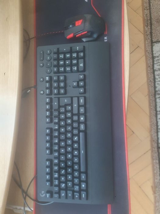Tastatura + Mouse + Mousepad