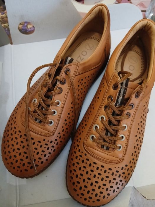 Pantofi piele noi
