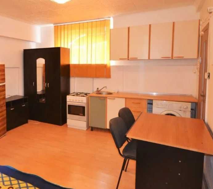 Дава се под наем Едностаен апартамент в Пловдив, Център - 25 кв.м за 102 € - Снимка #1