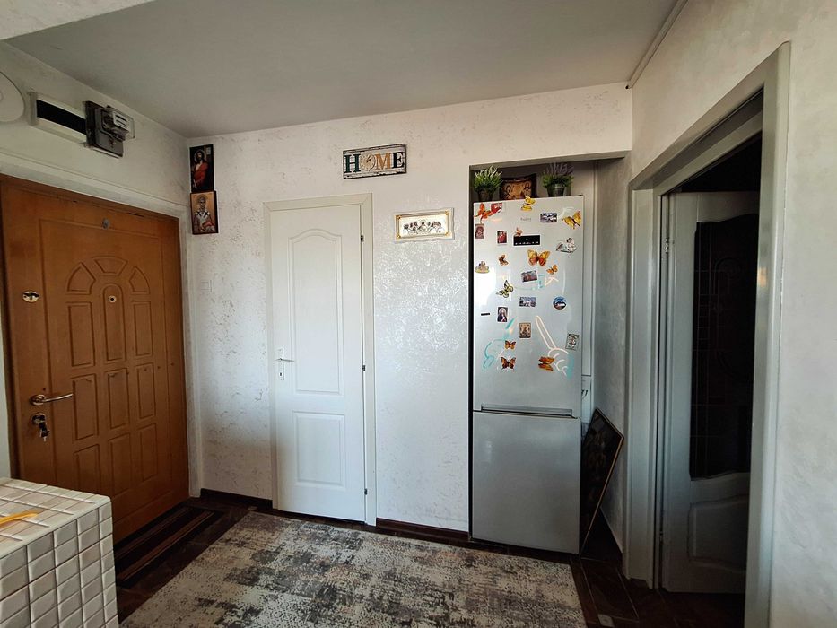 Vând apartament 3 camere decomandat