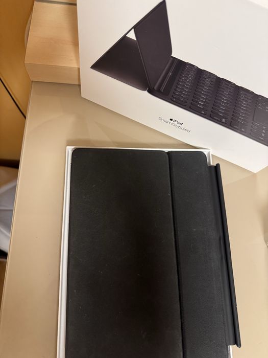 Apple Smart Keyboard