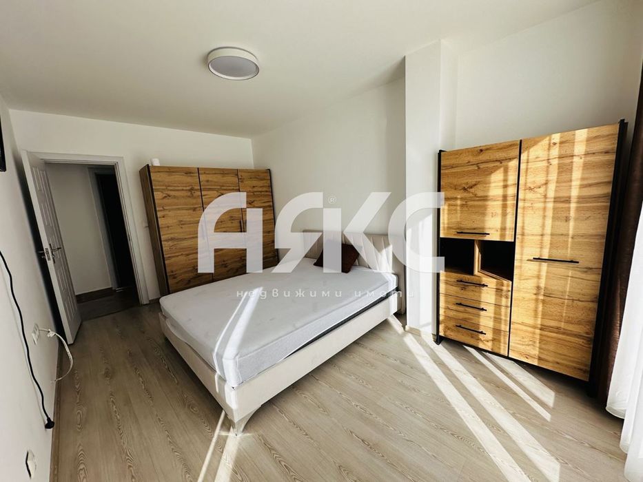 Дава се под наем Тристаен апартамент в София, Красно село - 102 кв.м за 967.47 € - Снимка #3
