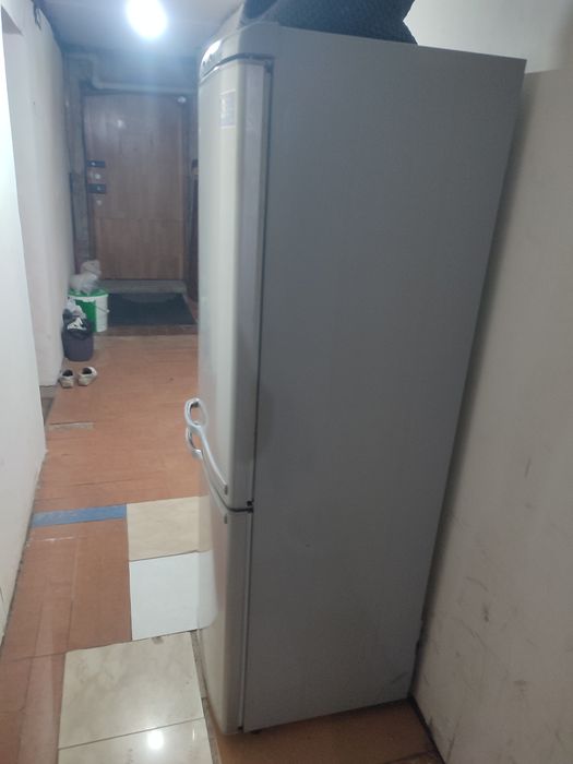 Продам холодильник