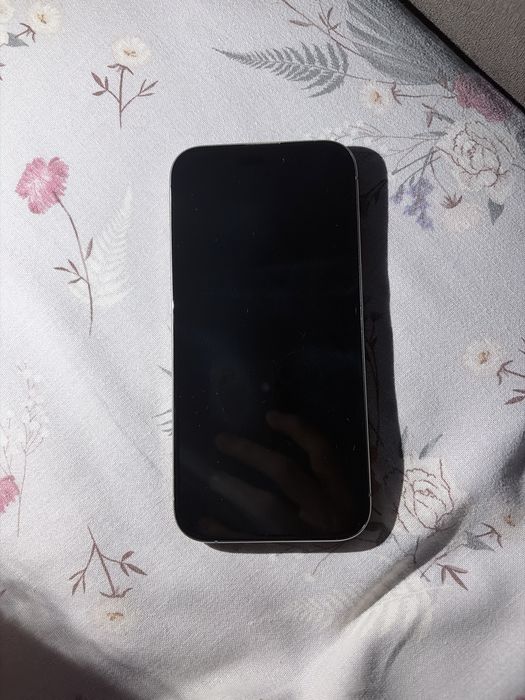 Продавам телефон iPhone 15 Pro