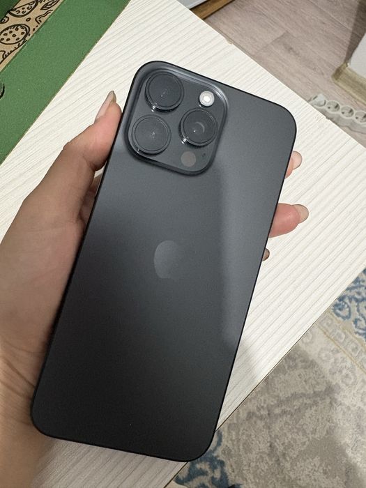 Продам 15 про макс! Срочно!