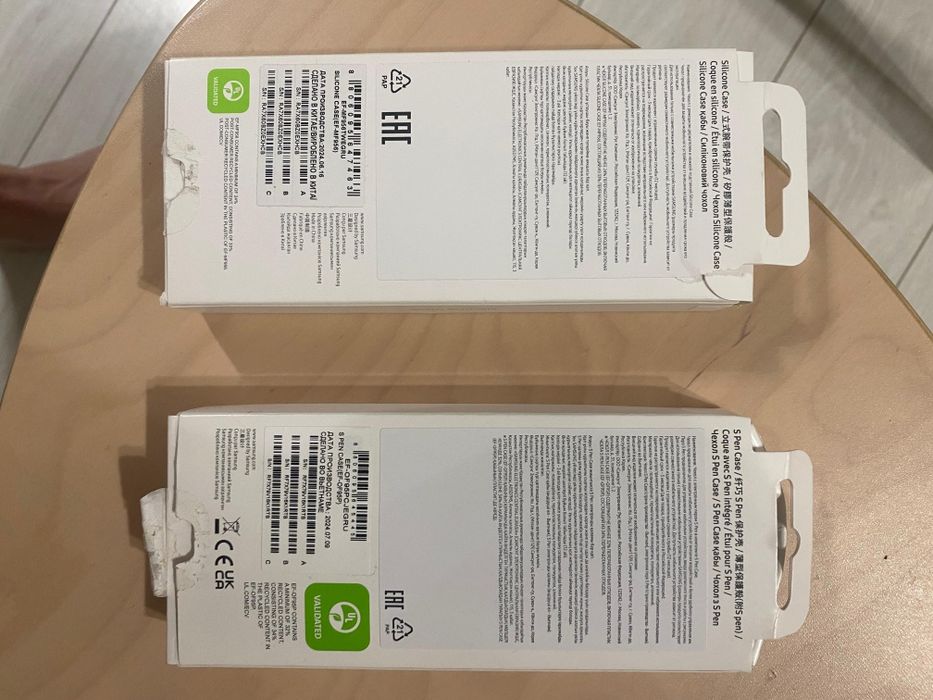 Продам оригинальные чехлы на samsung z fold 6