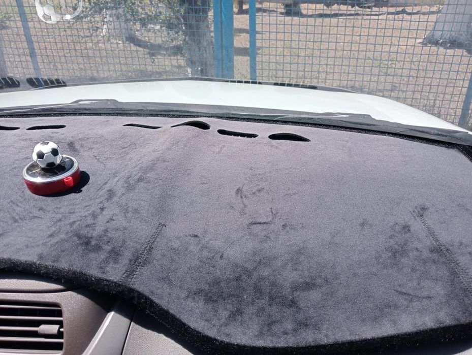 Накидка на панель для автомобиля Шевроле Кобальт