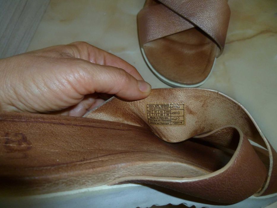 UGG чехли №40...