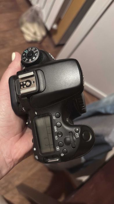 Продам Canon 70D + объектив Sigma 17-50, 2.8