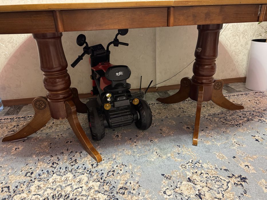 Продаётся стол в отличном состоянии