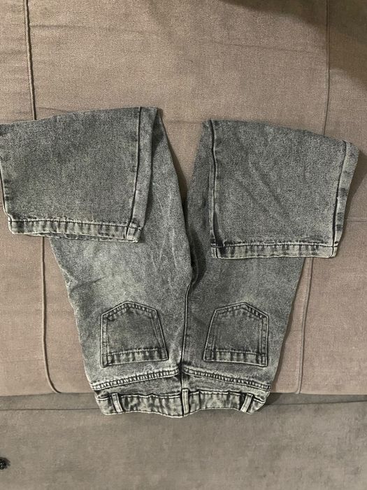 Продам джинсы на девочку 5-7 лет