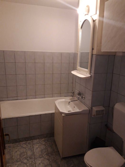 Inchiriez apartament 3 camere