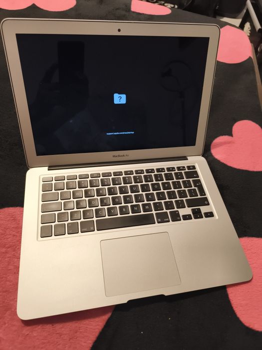 Vând MacBook Air