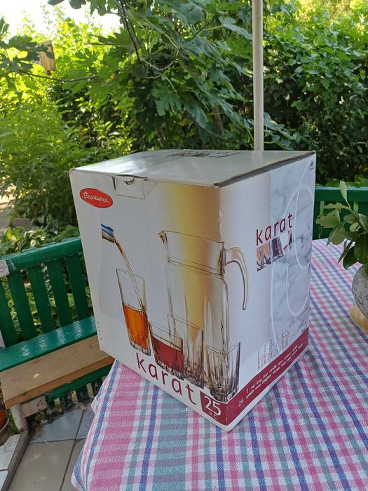 Сервиз от 25 части - кана и чаши от стъкло