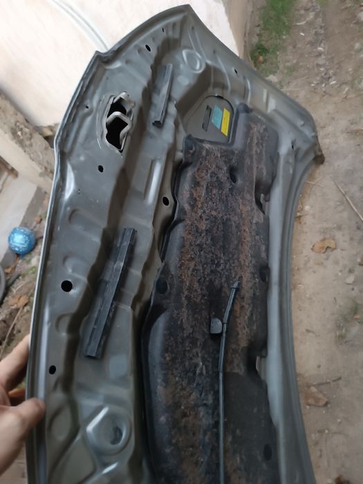 Капот, nissan tiida