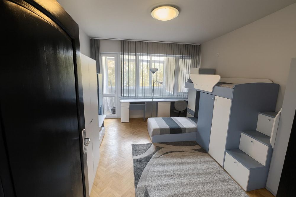 Дава се под наем Тристаен апартамент в Пловдив, Младежки Хълм - 90 кв.м за 600 € - Снимка #2