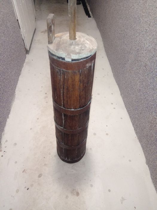 Буталка/бучка за добив на масло ретро