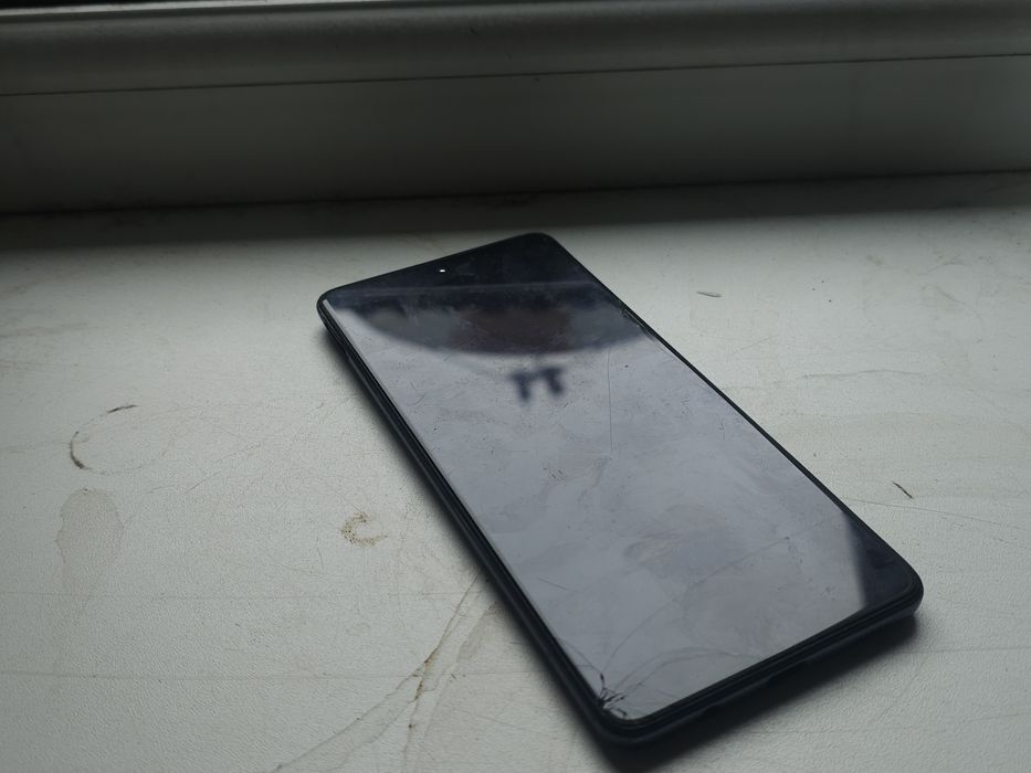 Продается samsung galaxy a71+чехол в подарок