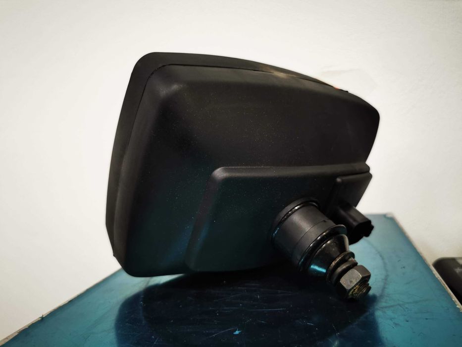 Far stânga buldoexcavator JCB 2CX