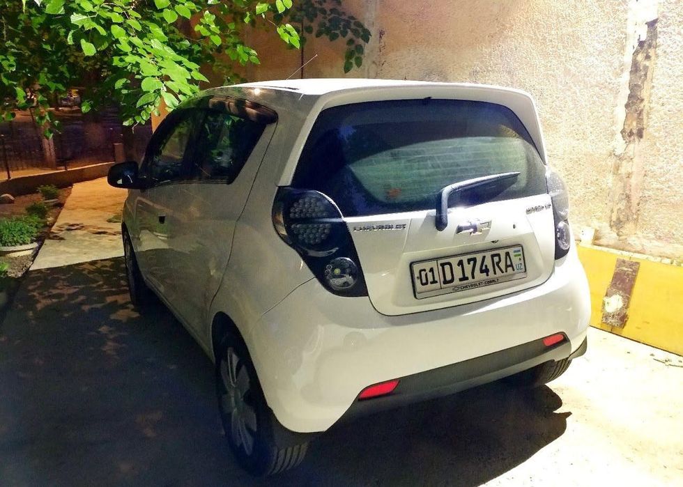 Спарк задний фаралар сотилади