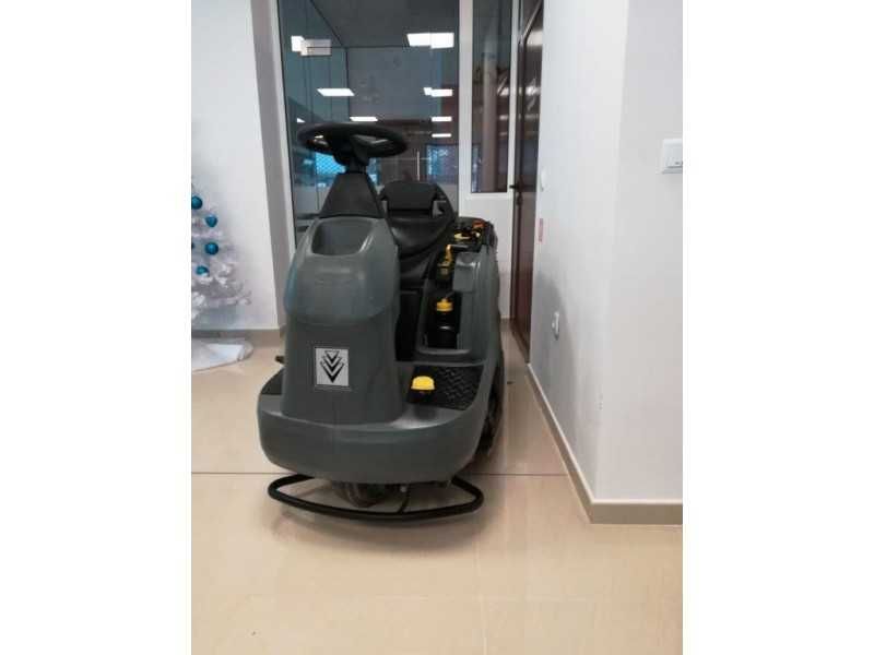 Подопочистваща машина Karcher B 90 R  - произведена в Германия