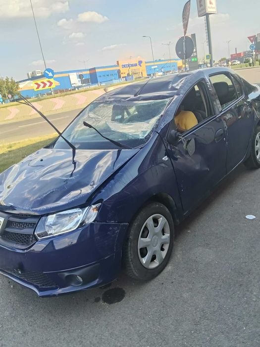 VAND AUTO LOGAN 1.2 BENZINA 2016 AVARIAT Pret negociabil
