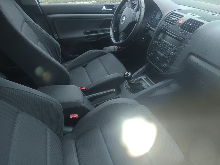 Продавам WV GOLF 1.6FSI benzin