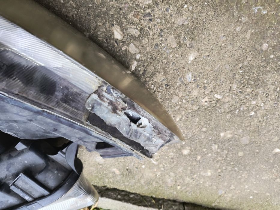 Десният фар за туаран и ляво огледало за туаран комплект фарове за шко