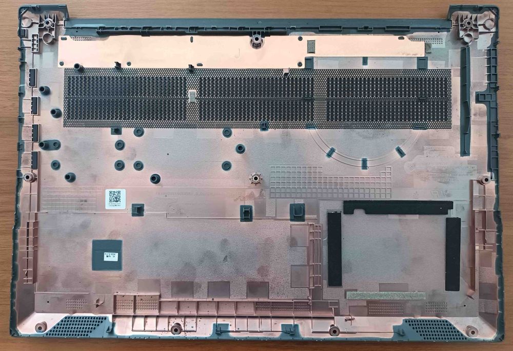 LCD, капаци, панти, клавиатура, зарядно и батерия за лаптоп Lenovo-V15-ADA