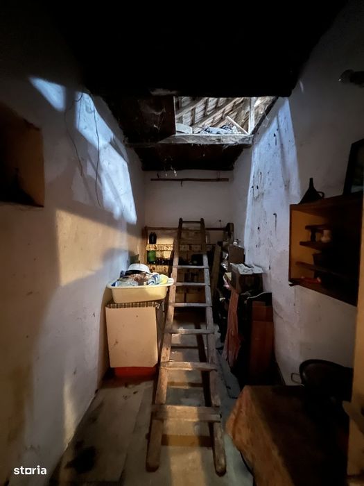 Casa cu 3 camere si teren 3.200 mp | Central Mediesu Aurit