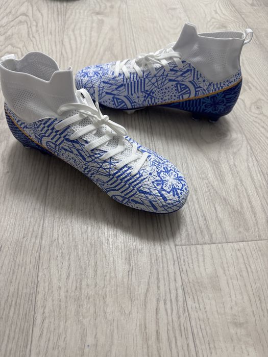 Бутсы шиповоные профессиональные