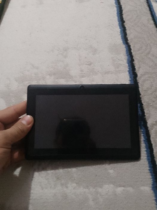 Cyber planshet sotiladi