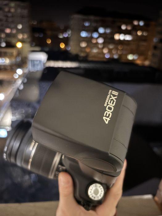 Canon EOS 50D + obiectiv Canon + blitz Speedlite 430EX II