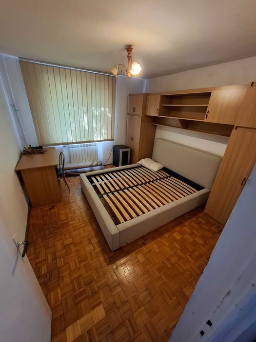 Dau in chirie apartament cu 2 camere zona podul Decebal