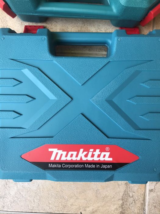 Акумулаторен винтоверт Makita 12V 1.3Ah Стандартна окомплектовка: 2 x