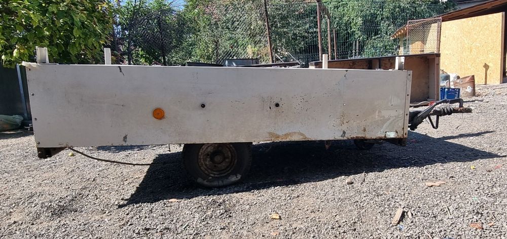 Vând remorcă cu auto frânare