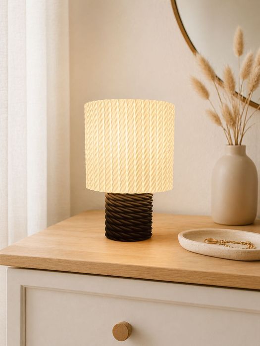 Модерна Настолна Лампа