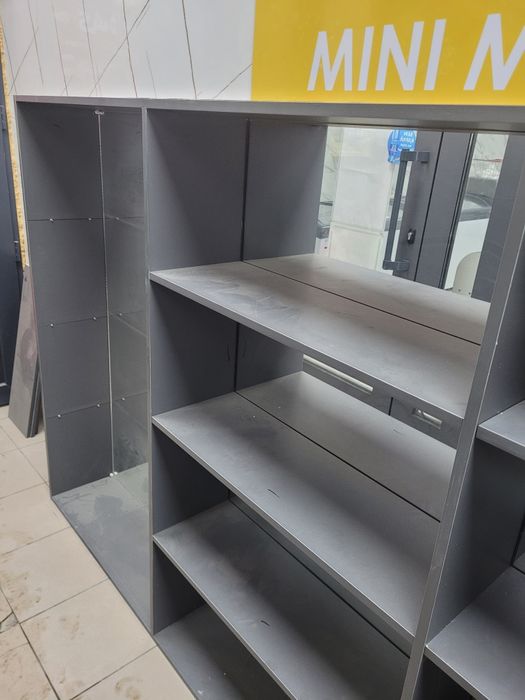 Шкаф зеркальный витрина